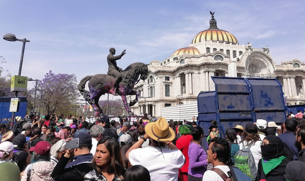 Así transcurre la marcha por el 8M en la Ciudad de México | LatinUS