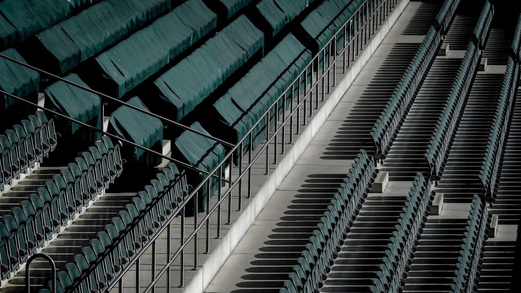 Tribuna vacía del Borussia Park, en Mönchengladbach, Alemania. (Foto: EFE)