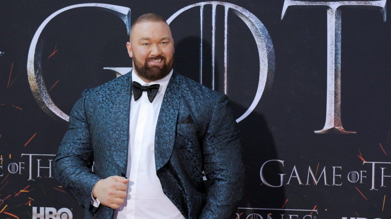 'La Montaña' de Game of Thrones rompe récord al levantar 501 kg de peso muerto Latin US 'La Montaña' de Game of Thrones rompe récord al levantar 501 kg de peso muerto Latin US