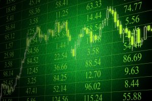 La BMV gana al cierre; el peso se fortalece y cotiza en 20.66 por dólar