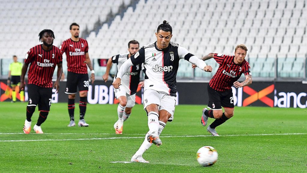 Cristiano Ronaldo falló un penalti ante Milán, pero la Juventus se metió a la final de Copa. (Foto: EFE)