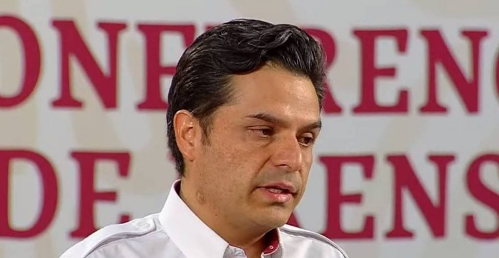 Zoé Robledo, director del IMSS, sufre accidente automovilístico