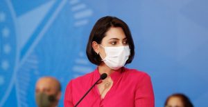 La primera dama de Brasil informó que resultó negativa su prueba a Covid-19.