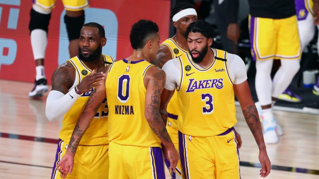 Davis fue la figura de Lakers para empatar la serie ante Portland. (Foto: Reuters)