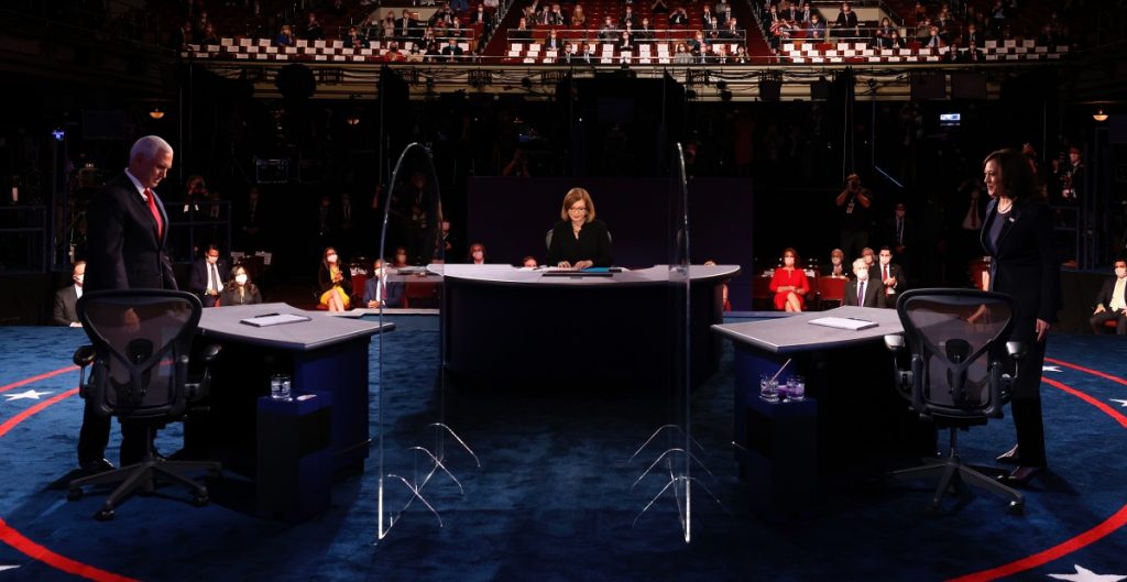Kamla Harris y Mike Pence participan en el debate vicepresidencial