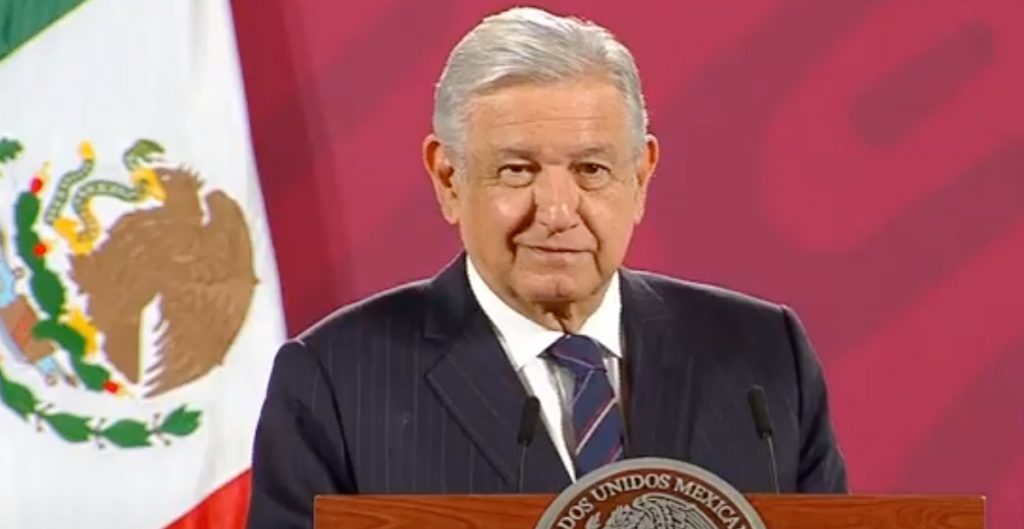 AMLO decreta recortar 50% el aguinaldo a servidores públicos