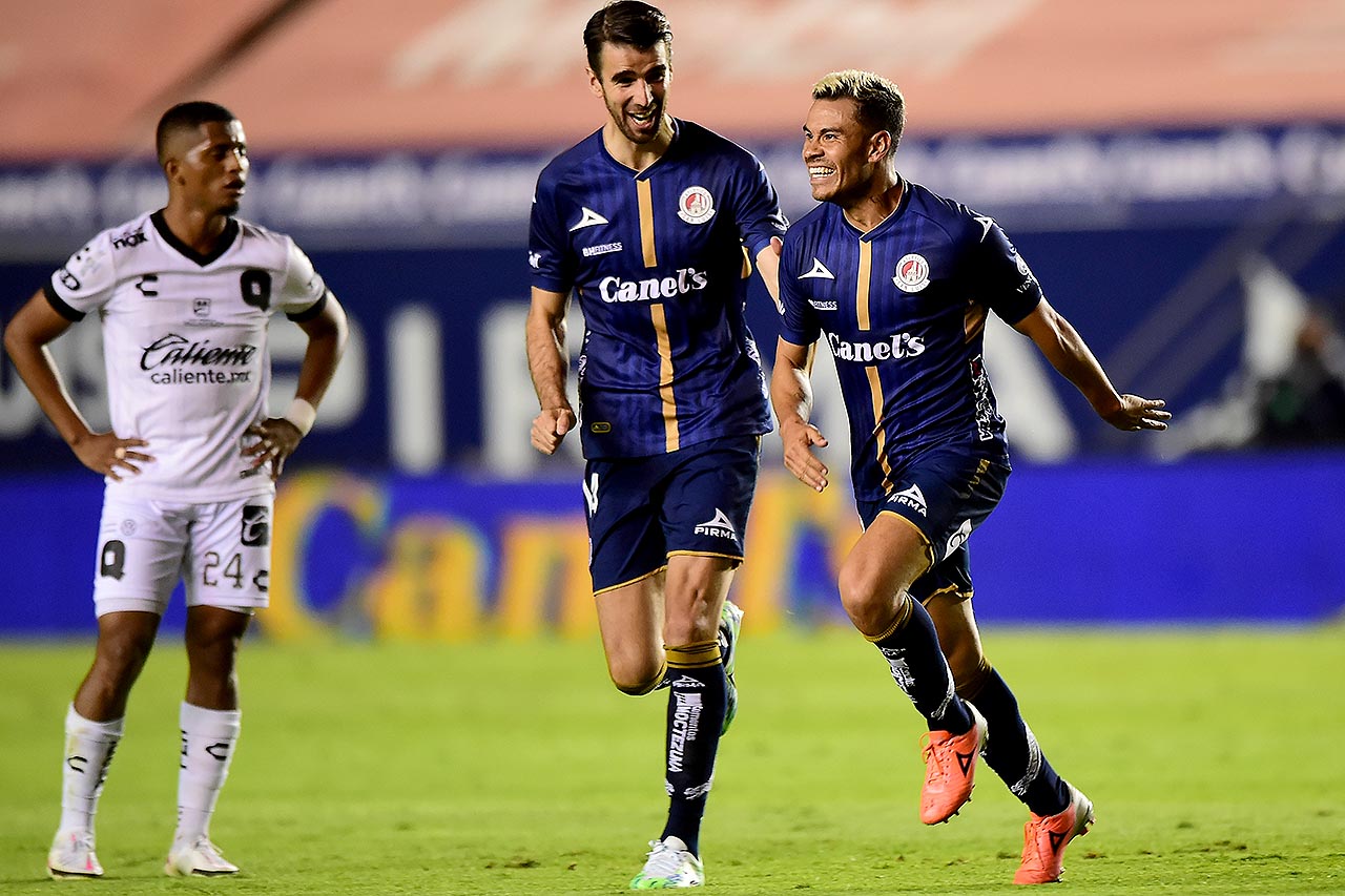 Pablo Barrera hace un ‘truco de magia’ y saca al San Luis del sótano