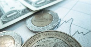 Peso cierra la semana en 20.05 unidades por dólar; BMV cae por toma de utilidades