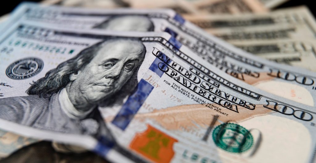 Veinte estados de EU reciben el año con un aumento del salario mínimo