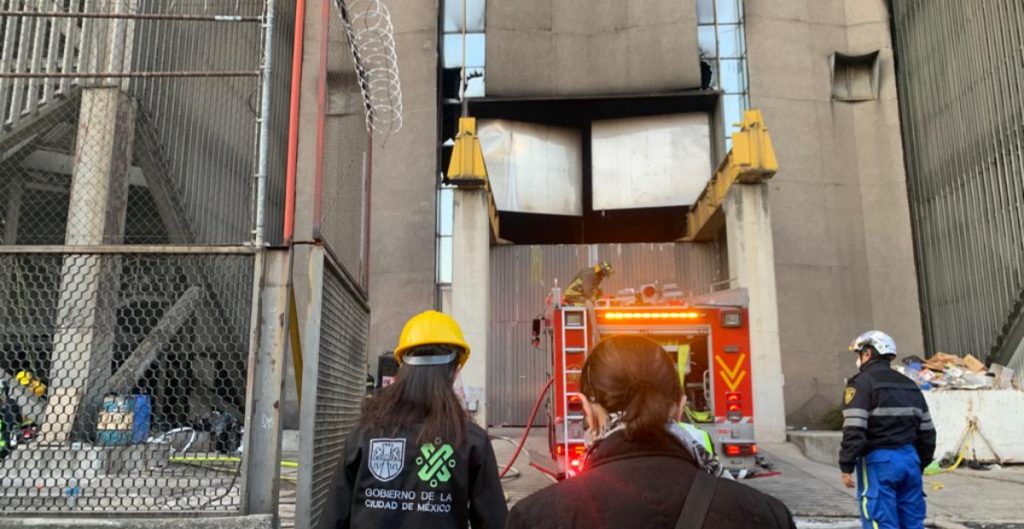 Incendio en Central de Control del Metro en CDMX deja un muerto