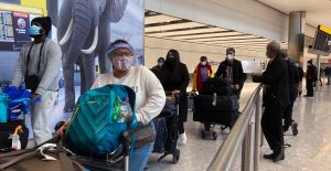 Biden revertirá orden de Trump de levantar restricciones de viaje por coronavirus