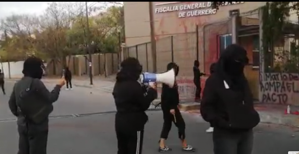 Colectivo feminista protesta ante Fiscalía de Guerrero por el caso Salgado Macedonio Colectivo feminista protesta ante Fiscalía de Guerrero por el caso Salgado Macedonio