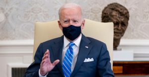 Biden apoya cambios en sus poderes de guerra