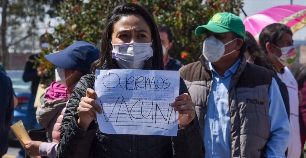 AMLO acusa campañas de manipulación para “echarles encima” a médicos privados que exigen ser vacunados AMLO acusa campañas de manipulación para “echarles encima” a médicos privados que exigen ser vacunados