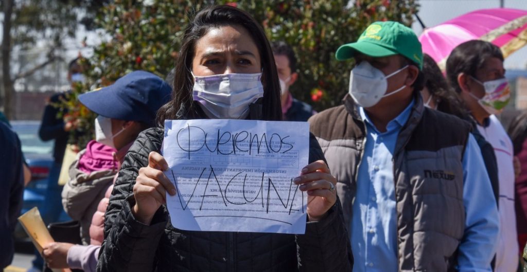 AMLO acusa campañas de manipulación para “echarles encima” a médicos privados que exigen ser vacunados