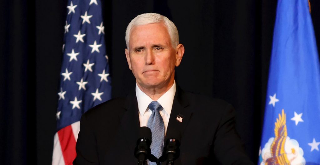 Pence se somete a cirugía para que le coloquen un marcapasos