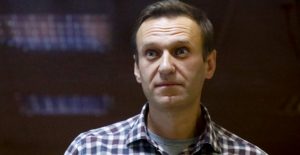 Navalny “podría morir en cualquier momento”, advierte su médico