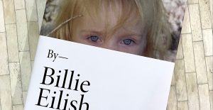 Billie Eilish estrena libro y audiolibro sobre su vida; comparte fotografías de su infancia