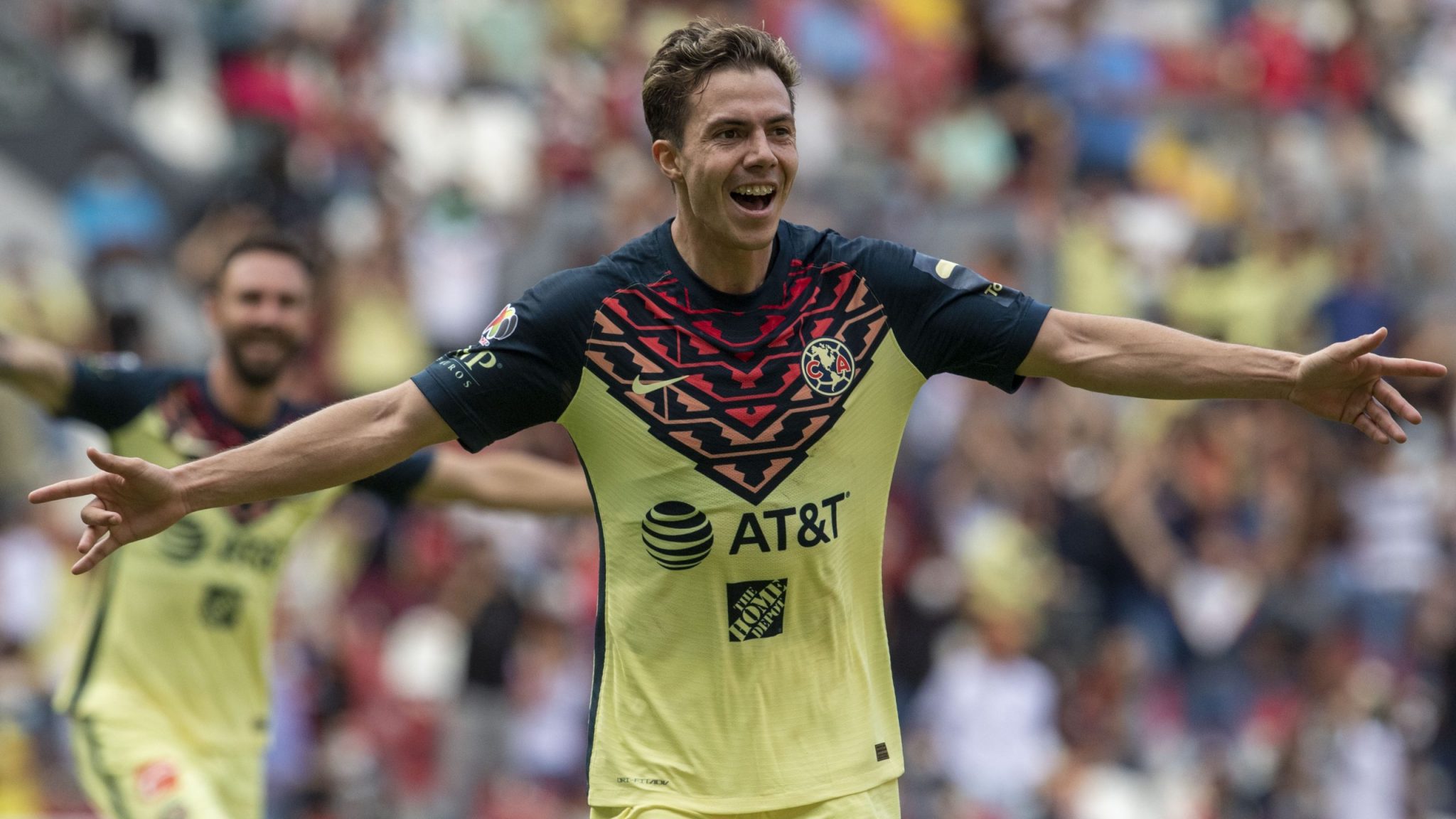 Sebastián Córdova se apunta un '10'... Impulsa al América al liderato