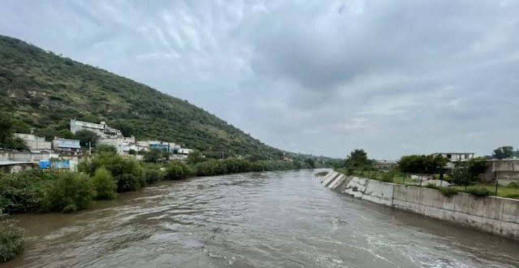 Activan Plan DN-III en Hidalgo por lluvias; reportan muertes por inundación en hospital del IMSS