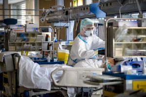 Estudio italiano señala que sólo personas muy ancianas y enfermas mueren de Covid-19 estando vacunadas