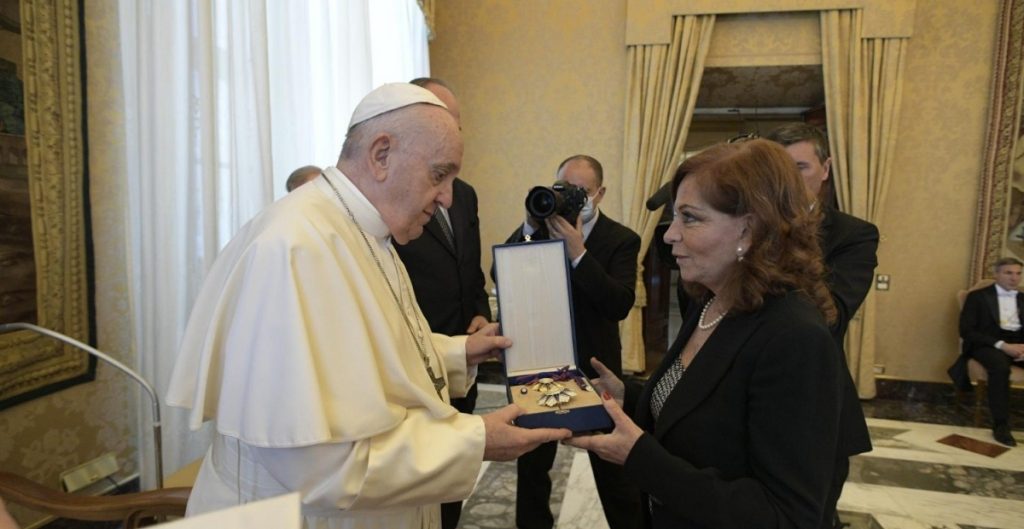 Papa Francisco agradece a periodistas por descubrir escándalos de abusos sexuales en la Iglesia