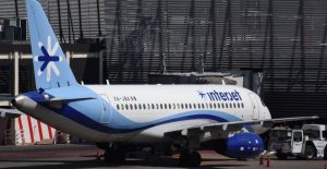 Alejandro del Valle, presidente de Interjet, se ampara contra cualquier orden de aprehensión
