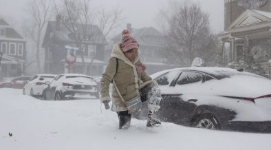 Tormenta invernal "Elliot" colapsa EU en Navidad: cancelan miles de vuelos  y paralizan carreteras por las nevadas