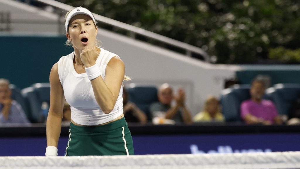 Danielle Collins festeja tras eliminar a Ekaterina Alexandrova del Abierto de Miami (Foto: Reuters).